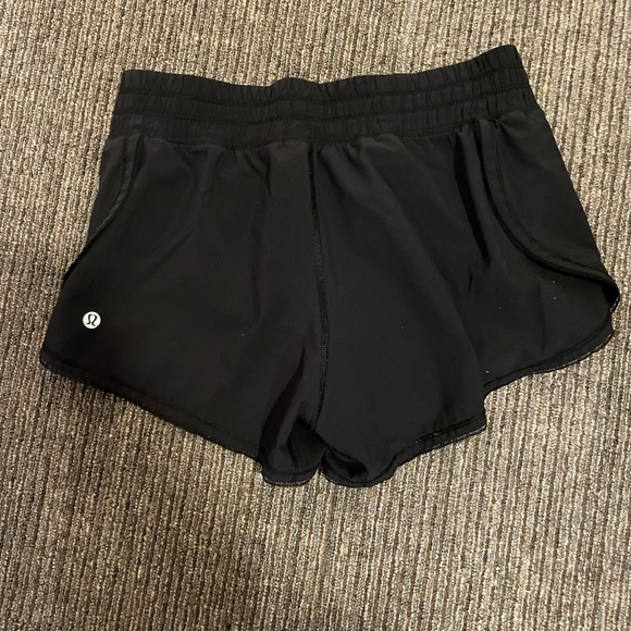 Black Lululemon shorts size 4 - Picture 1 of 2